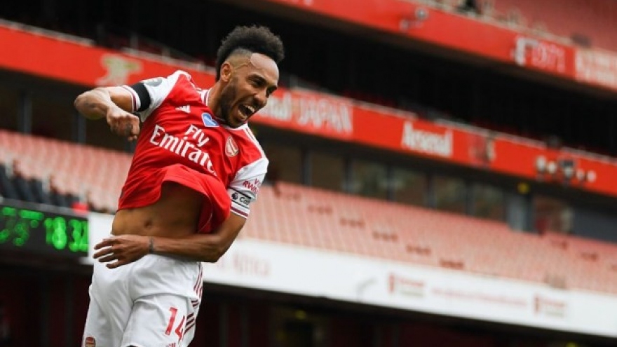 Aubameyang xô đổ kỷ lục khủng của huyền thoại Thierry Henry