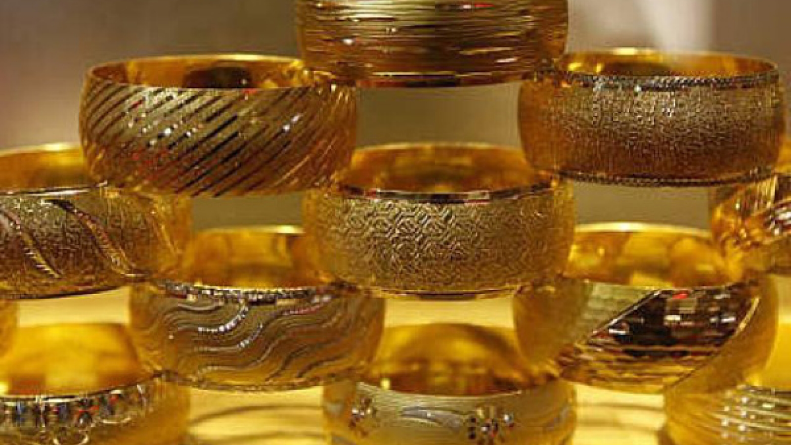 Tiết lộ lý do khiến giá vàng tăng vọt