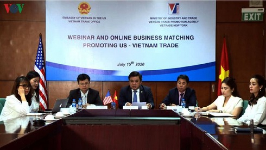 Online trade creates business opportunities for Vietnamese and US enterprises