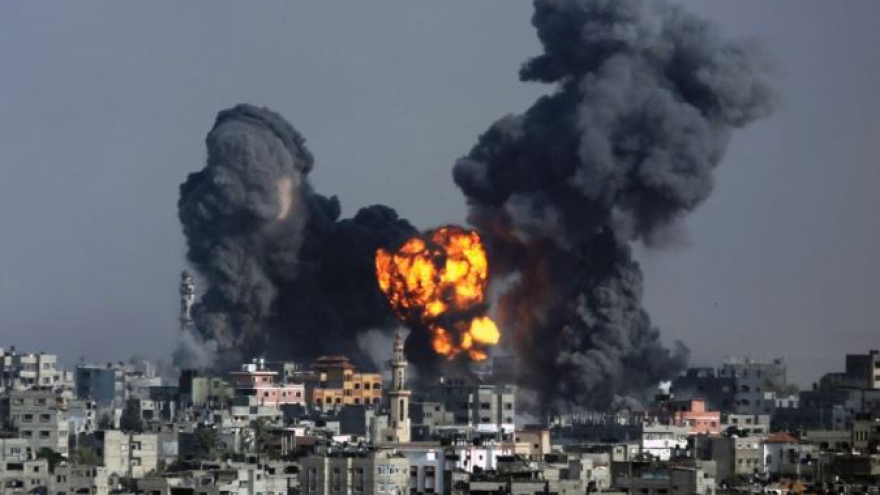 Israel không kích dải Gaza nhằm đáp trả các vụ tấn công tên lửa