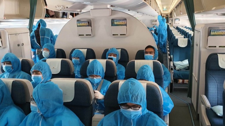 Repatriation flight brings home more Vietnamese citizens from Europe