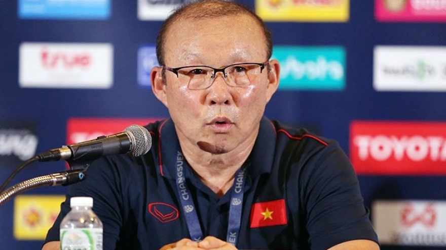 V-League 2020 tạm hoãn: Hà Nội FC mừng, nhưng thầy Park thì không
