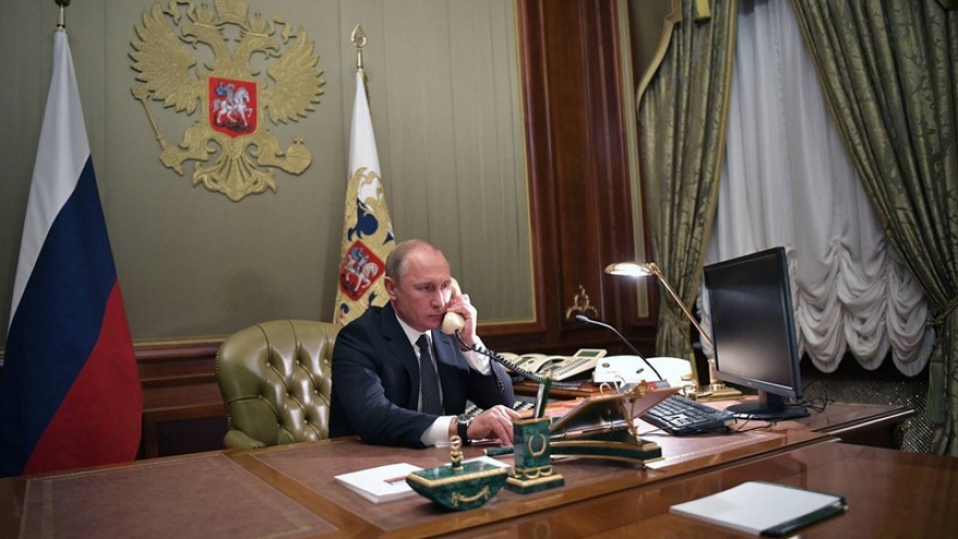 Tổng thống Nga và Ukraine điện đàm về thỏa thuận ngừng bắn