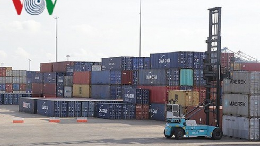 Vietnam enjoys trade surplus of US$5.46 billion in first half