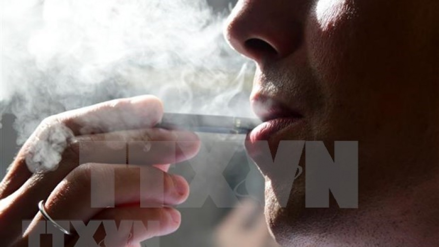 Experts raise the alarm about e-cigarette smoking among youths