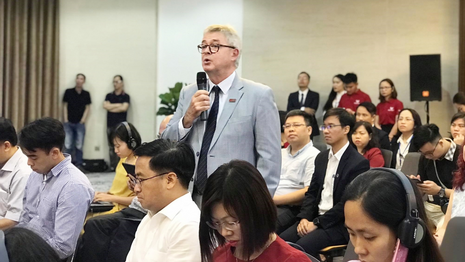 Bộ trưởng Phùng Xuân Nhạ: Không phải cứ gắn vào từ “quốc tế” là thu tiền