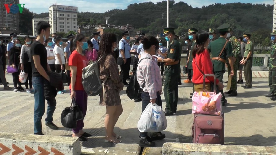 Lào Cai trao trả 4 người Trung Quốc nhập cảnh trái phép vào Việt Nam