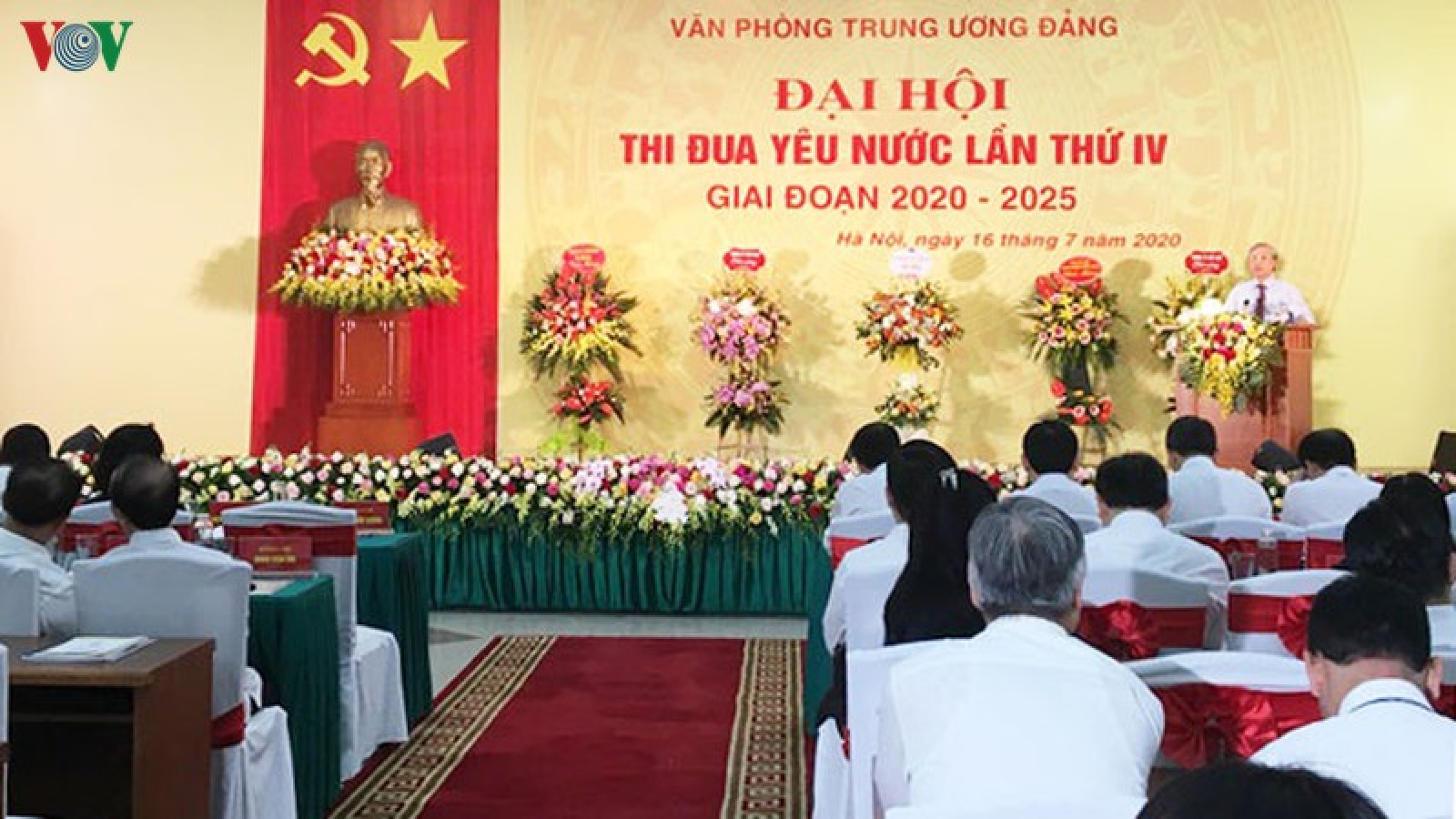Ông Trần Quốc Vượng: “Tránh việc khen thưởng chỉ vào người có chức vụ“