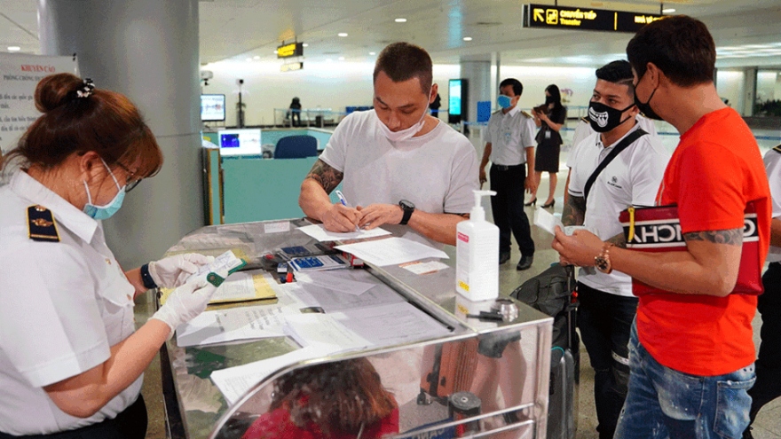 Xử lý 45 người nước ngoài nhập cảnh và cư trú trái phép ở Khánh Hòa