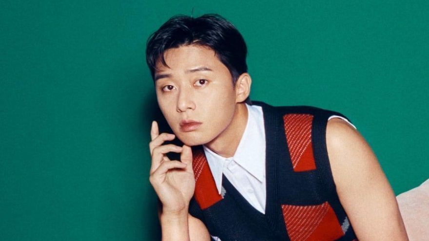 “Ông chủ” Park Seo Joon điển trai, lãng tử trong bộ ảnh mới