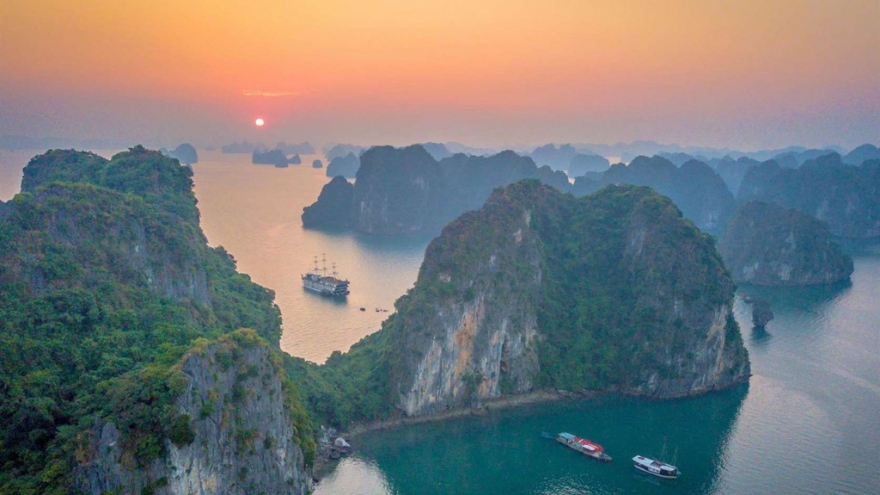 Ha Long Bay among most stunning sunrise destinations worldwide