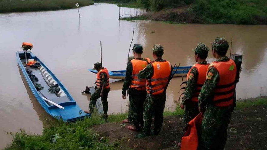 Bộ đội tuần tra, bám chốt ngăn dịch Covid-19 ở biên giới Tây Nam