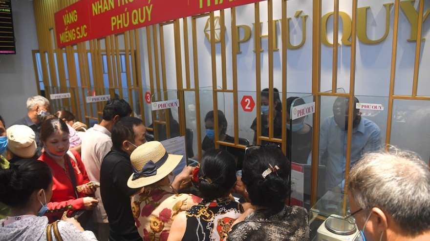 Record high gold prices see citizens keen to cash in