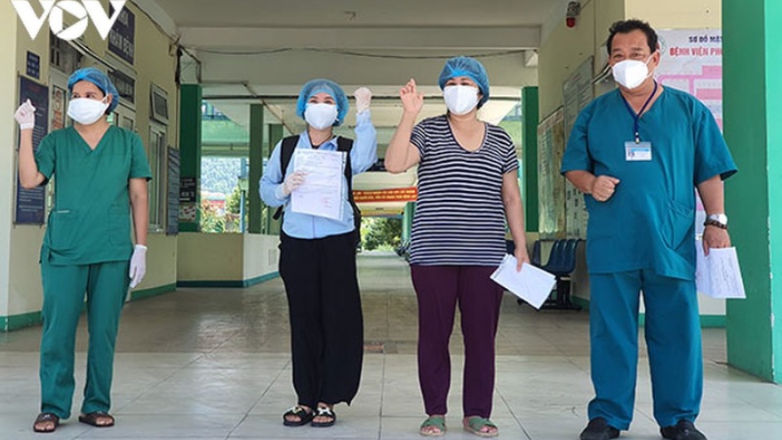 2 bệnh nhân khỏi Covid-19 ở Đà Nẵng xuất viện