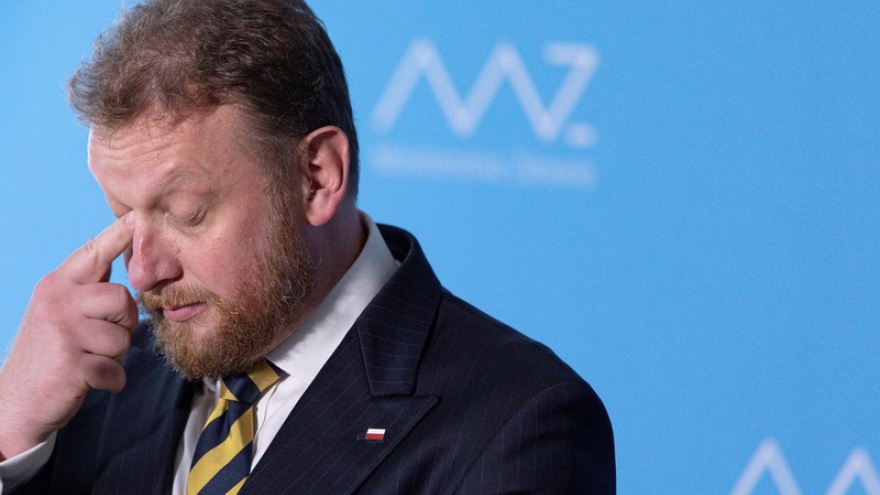 Vướng bê bối mua vật tư y tế phòng Covid-19, Bộ trưởng Y tế Ba Lan từ chức