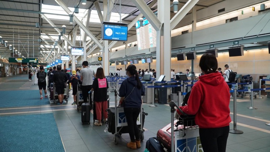 Vietnam repatriates 300 more citizens from Canada, RoK due to COVID-19