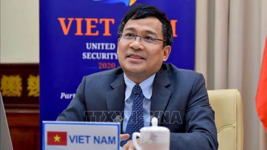 Vietnam ready to cooperate in combating terrorism: diplomat