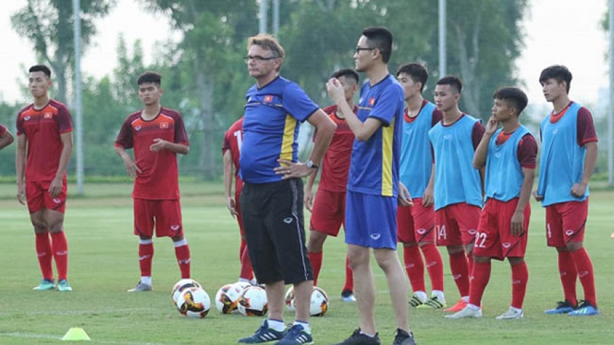 Troussier calls up U19 players for Asian tournament