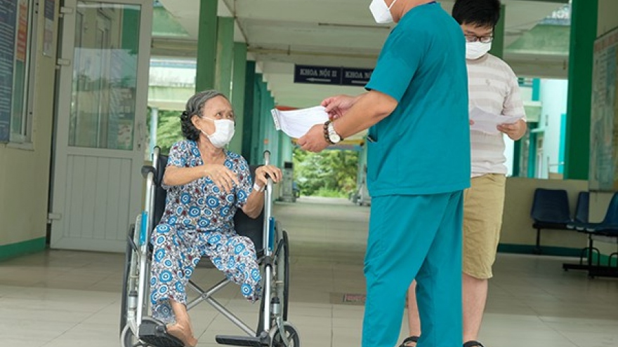 Đà Nẵng: Thêm 2 bệnh nhân khỏi Covid-19 được xuất viện