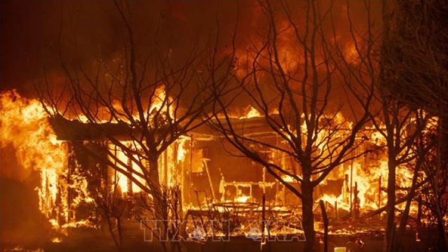 Cháy rừng tại bang California, Mỹ: 6 người chết, hàng nghìn ngôi nhà bị đe dọa