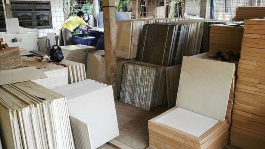 Indonesia to impose import taxes on Vietnamese tiles and ceramics 