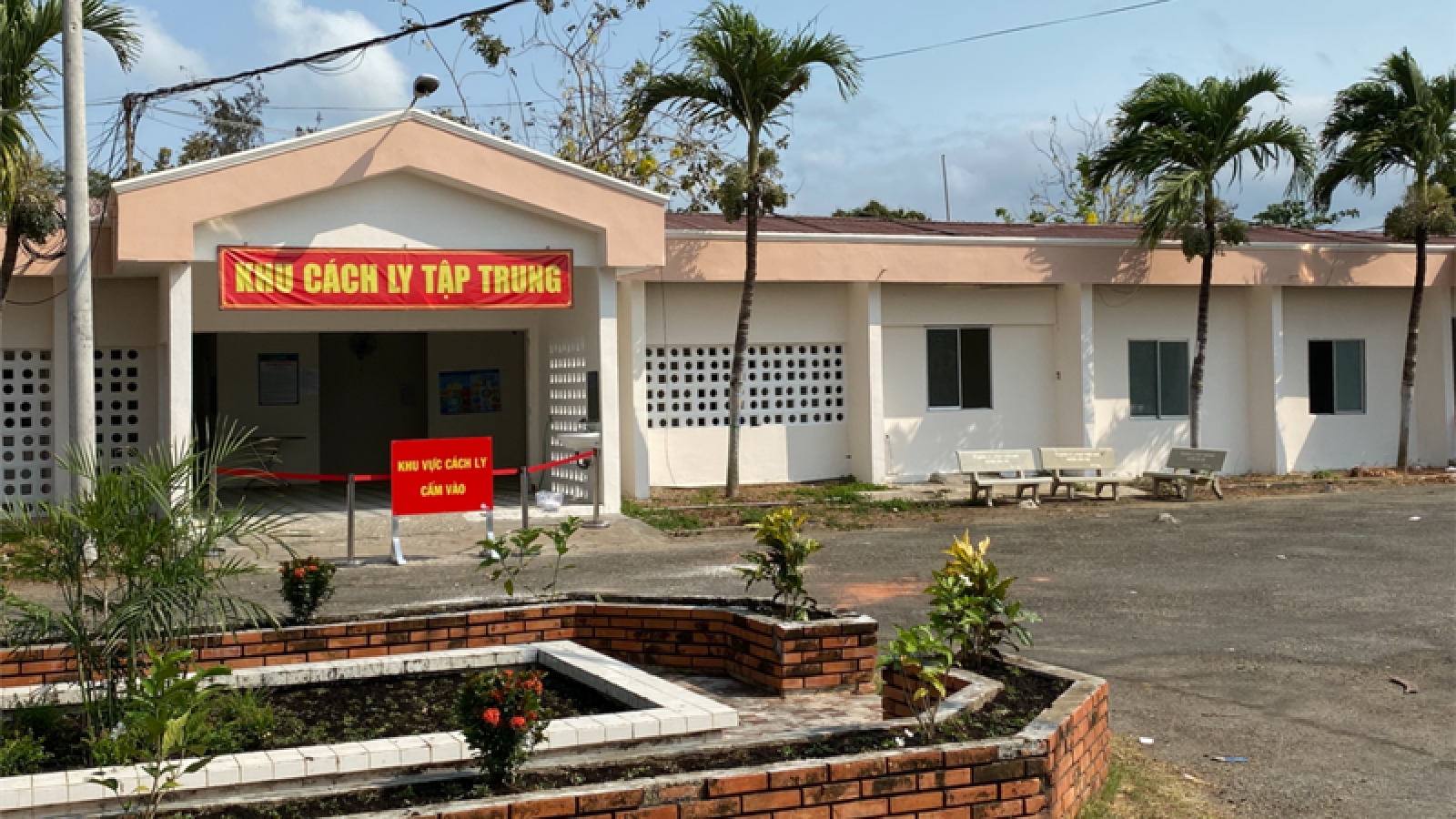 Khách du lịch từ Đà Nẵng đến Tân Sơn Nhất sẽ phải cách ly tập trung
