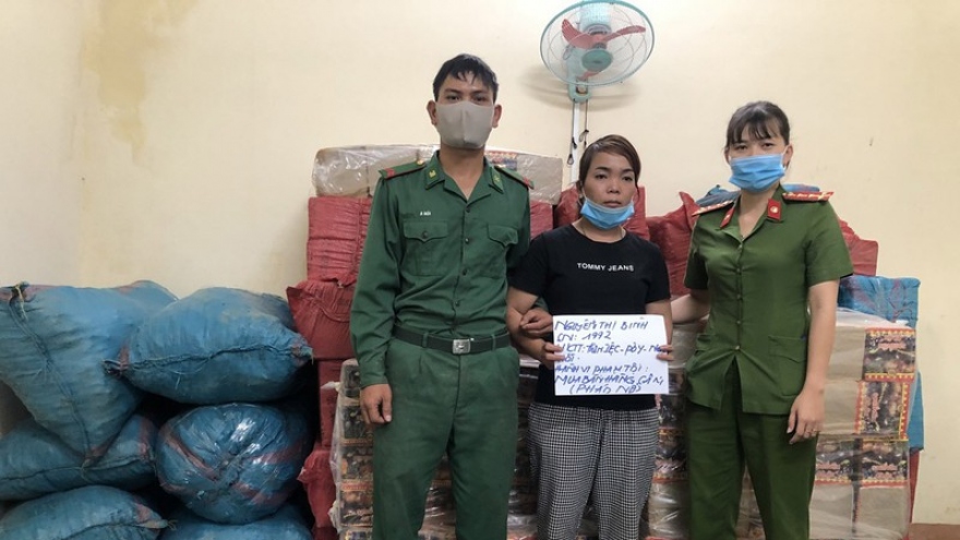 Bắt giữ đối tượng tàng trữ hơn 1 tấn pháo trong hầm nhà ​