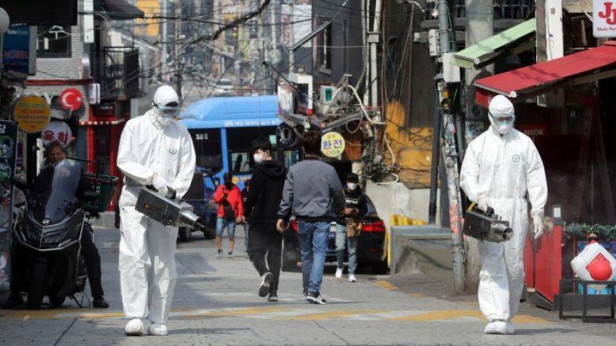 Hàn Quốc nỗ lực công khai sớm về thuốc điều trị và vaccine ngừa Covid-19