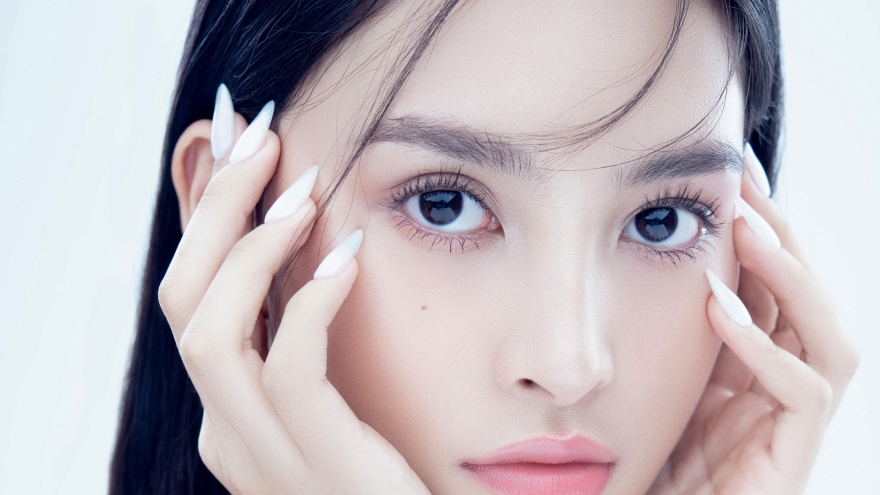 Ngất ngây trước vẻ đẹp ngọt ngào của Hoa hậu Tiểu Vy trong bộ ảnh mới
