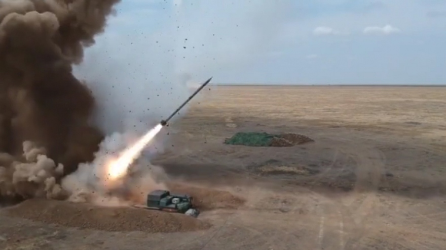 Video: Nga phóng thử tên lửa Iskander-M uy lực và chính xác cao