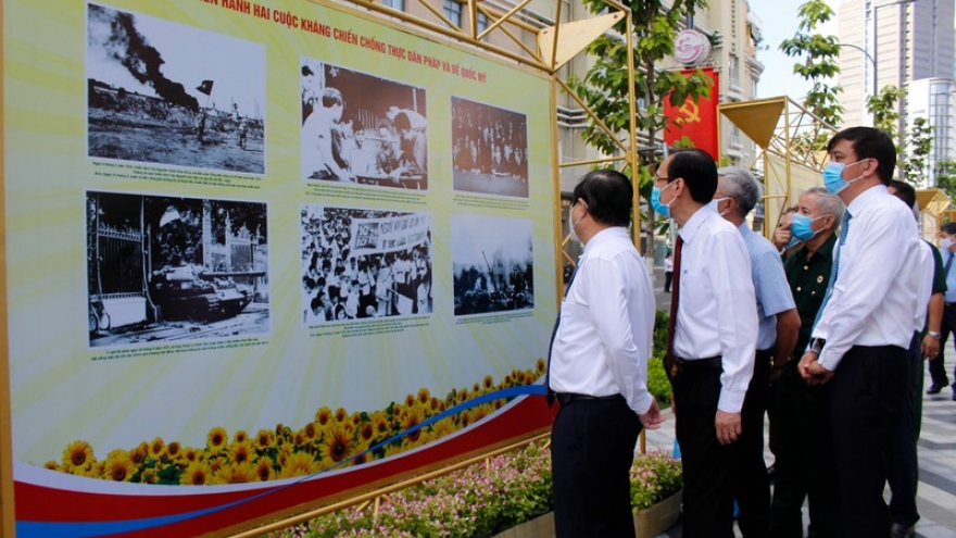 HCM City opens photo exhibition for August Revolution and National Day