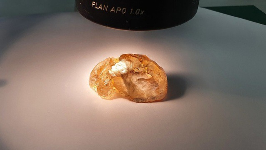Đào được viên kim cương màu hàng trăm triệu năm tuổi, lớn nhất ở Nga