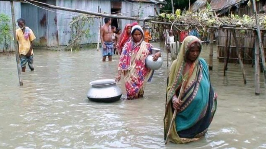 Mưa lũ ảnh hưởng cuộc sống của 1/3 dân số Bangladesh