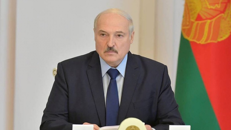 Tổng thống Belarus sẵn sàng chuyển giao bớt quyền lực