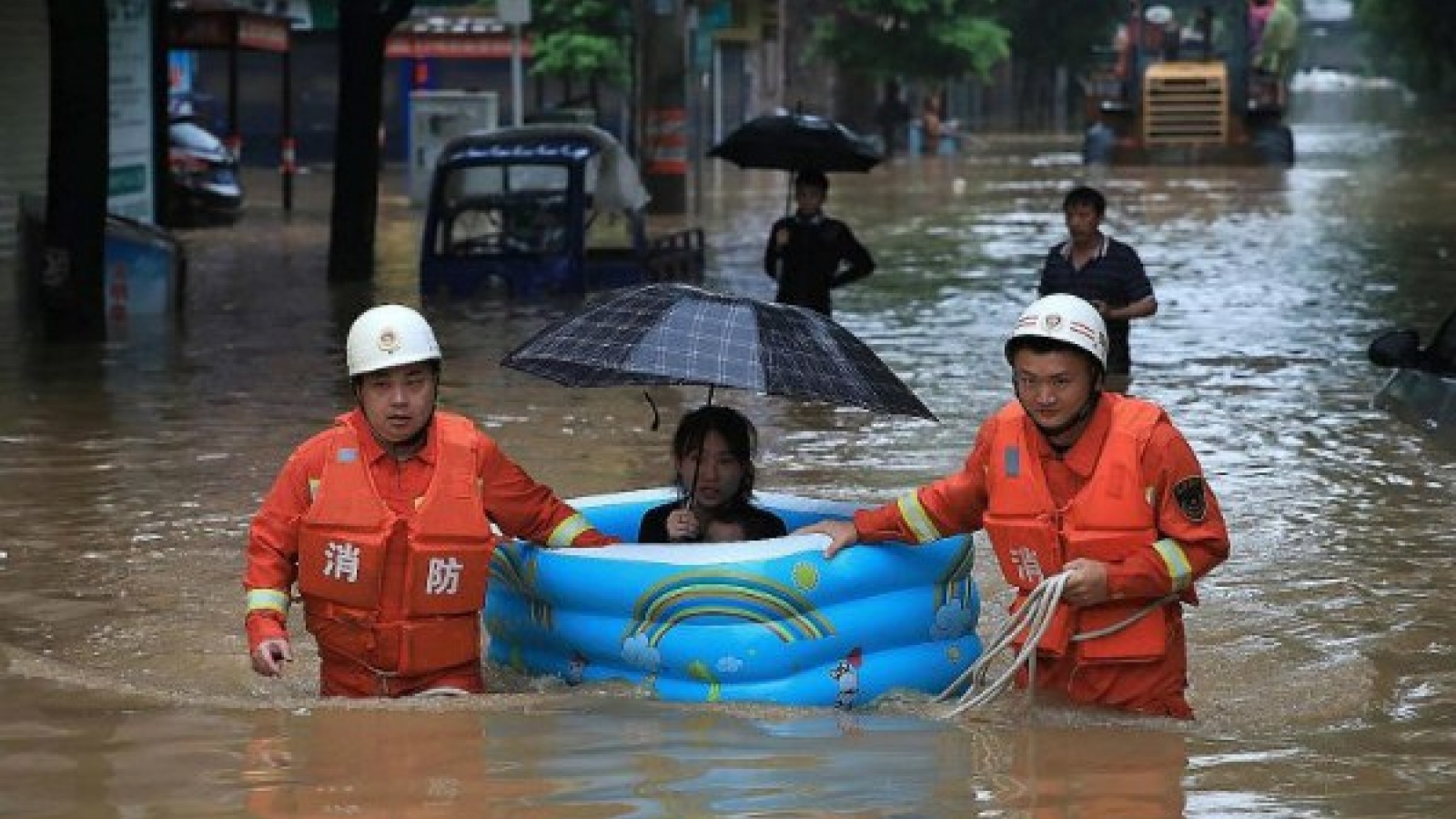 Bão Hagupit đổ bộ vào đất liền Trung Quốc