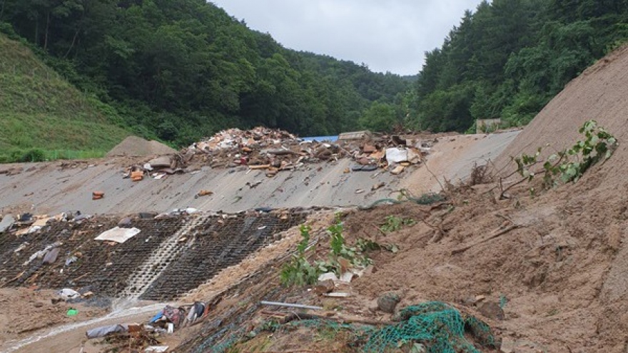 Hàn Quốc chống chọi với mưa lũ lớn, 6 người thiệt mạng