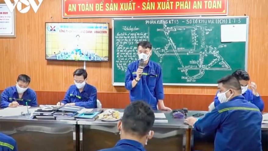 Quảng Ninh tăng cường kiểm soát y tế đối với công nhân ngoại tỉnh