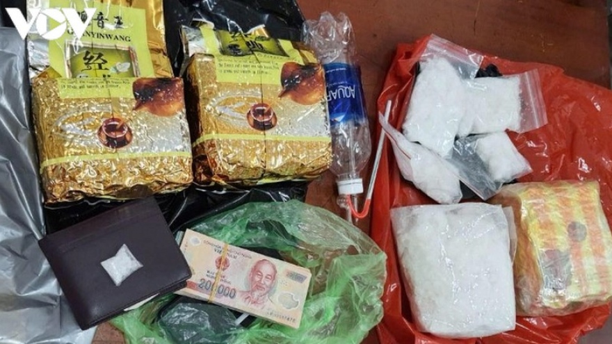 Triệt phá đường dây buôn bán ma túy từ nước ngoài về TPHCM