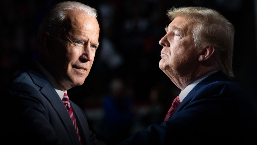 Trump và Biden khẩu chiến kịch liệt ở bang chiến địa Pennsylvania