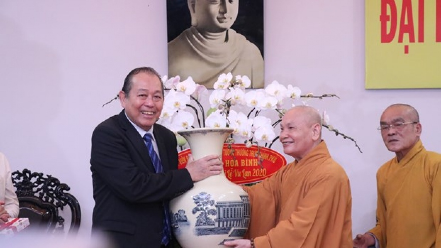 Government leader extends greetings to Buddhist dignitaries on major festival