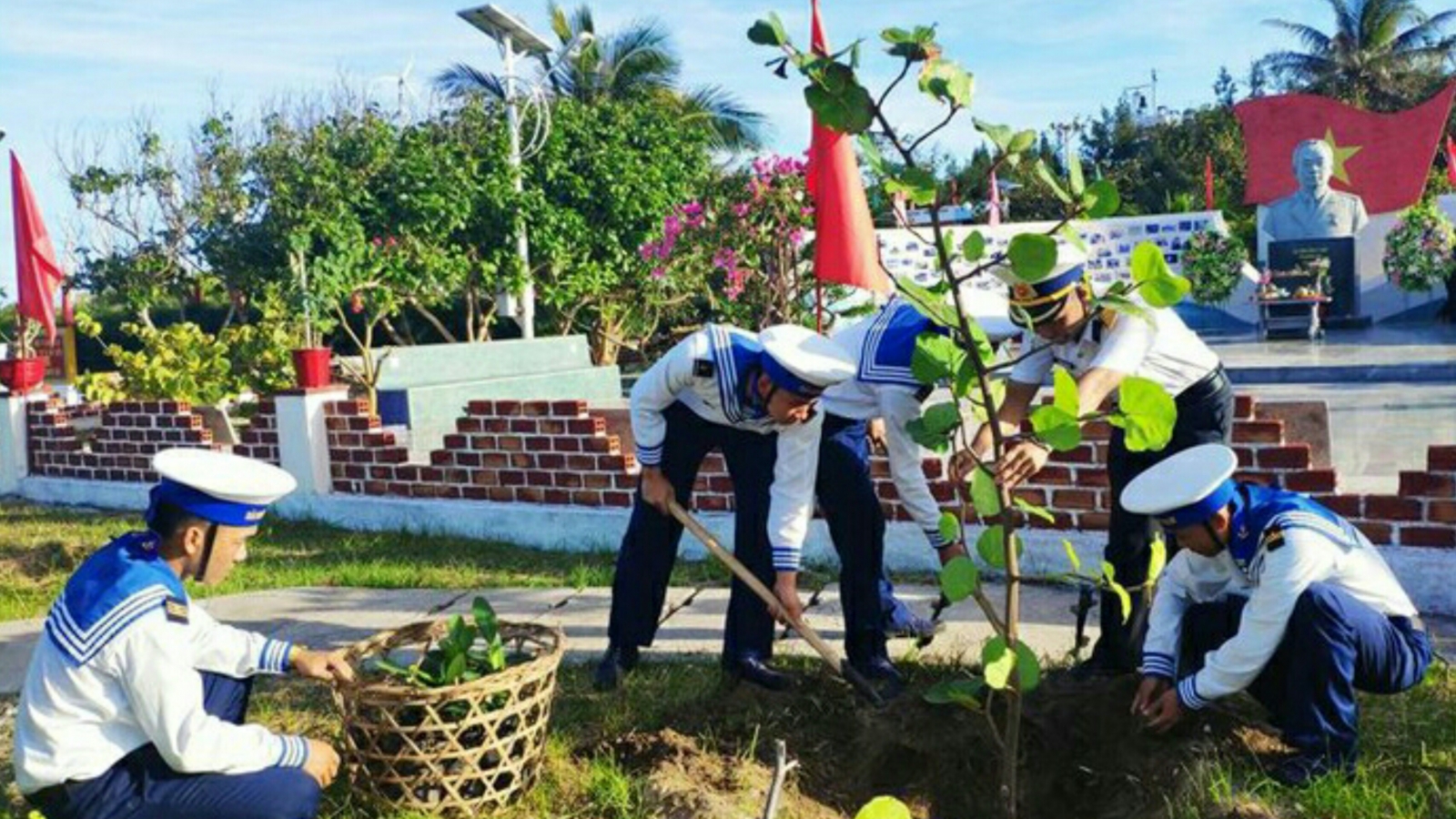 Trường Sa xanh giữa biển khơi