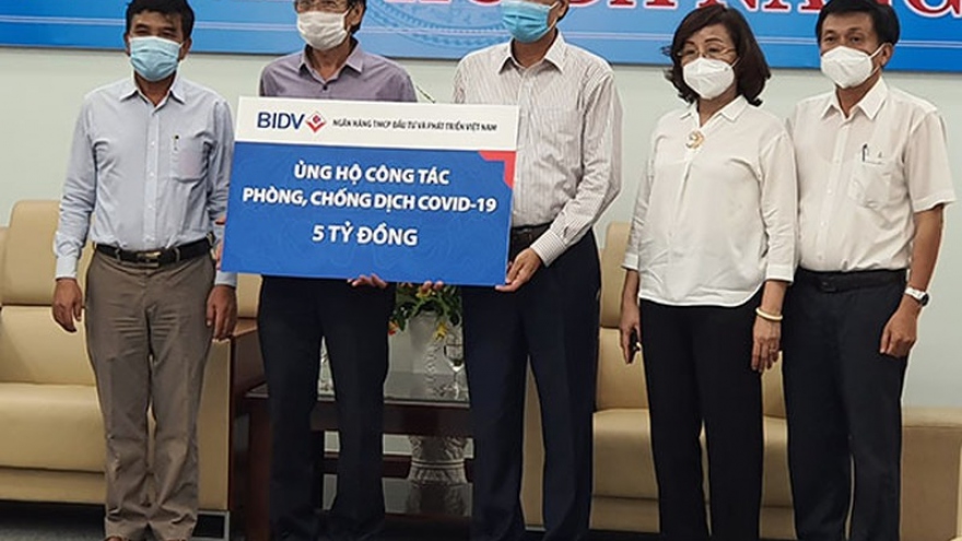 Các ngân hàng ủng hộ TP Đà Nẵng hơn 22 tỷ đồng chống dịch Covid-19