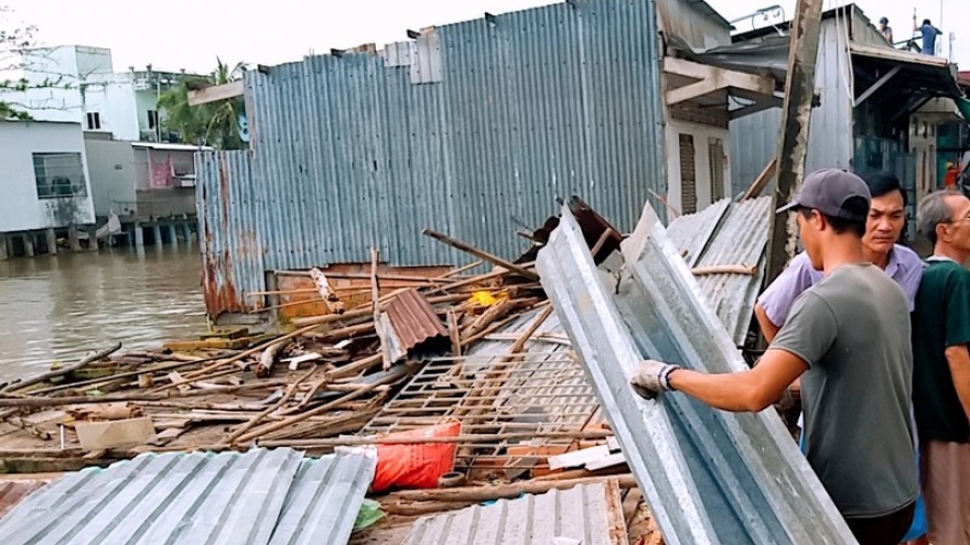 Hơn 100 căn nhà sập, tốc mái ở Cà Mau do ảnh hưởng bão số 2