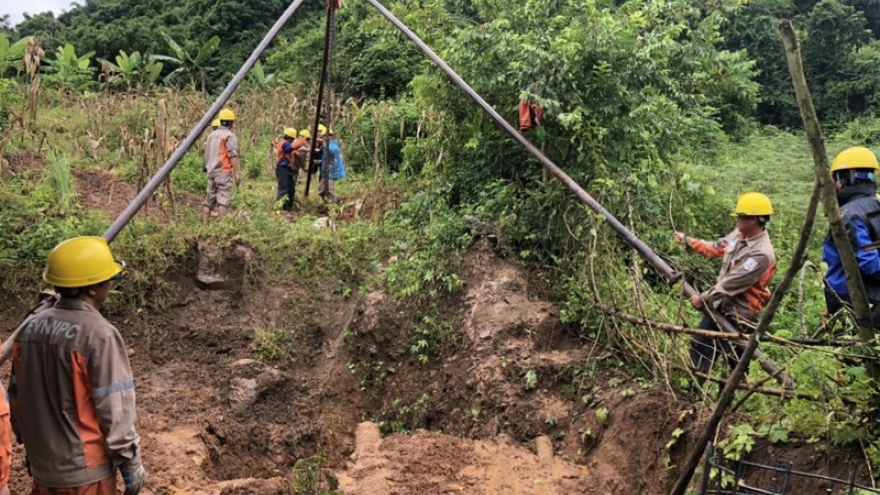 3.000 khách hàng Sơn La có lại điện sau 48 giờ xảy ra sự cố do mưa lũ