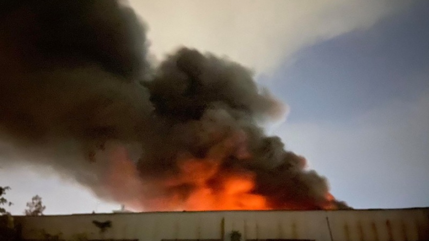 Cháy lớn bên trong nhà kho 3.000m2 tại Khu công nghiệp Tân Tạo
