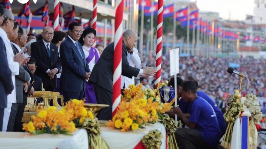 Campuchia hoãn tổ chức lễ hội đua ghe ngo lớn nhất cả nước vì Covid-19