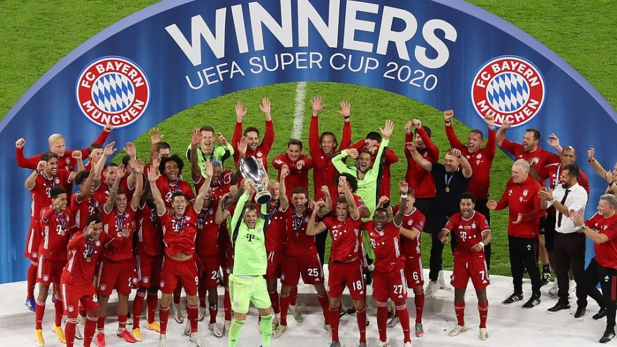 "Bàn tay vàng" của Hansi Flick tại Bayern Munich: Chưa đầy 10 trận lại có 1 danh hiệu