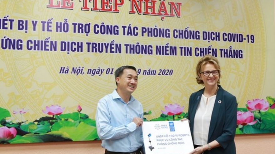 UNDP tặng Việt Nam thêm 15 robot hỗ trợ điều trị bệnh từ xa