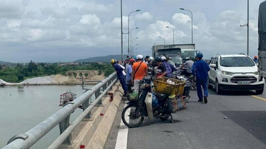 Người đàn ông để lại lá thư cho con trai 2 tuổi rồi nhảy cầu Khuể, Hải Phòng tự vẫn