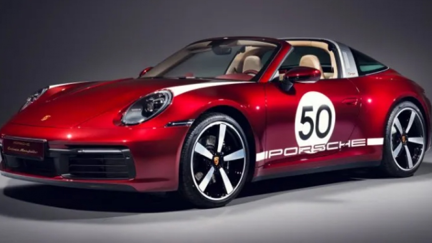 Cận cảnh Porsche 911 Targa 4S Heritage Design Edition